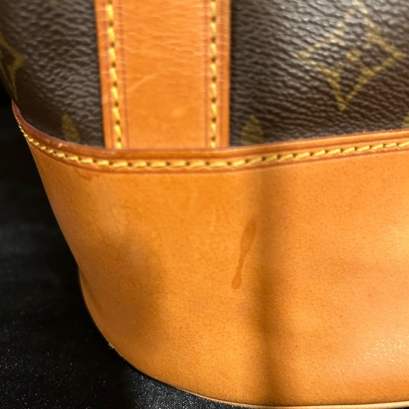 Louis Vuitton Monogram
Randonnee GM Drawstring
Bucket Sling Bag EUC …COA - Picture 9 of 15